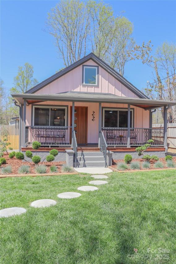 219 Flat Creek Rd., Black Mountain, NC 28711
