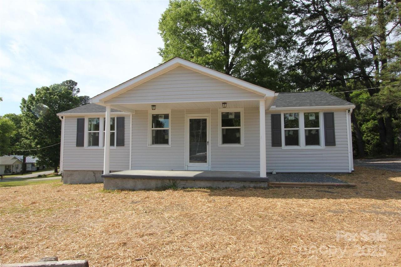 305 E Burnsville St., Wadesboro, NC 28170