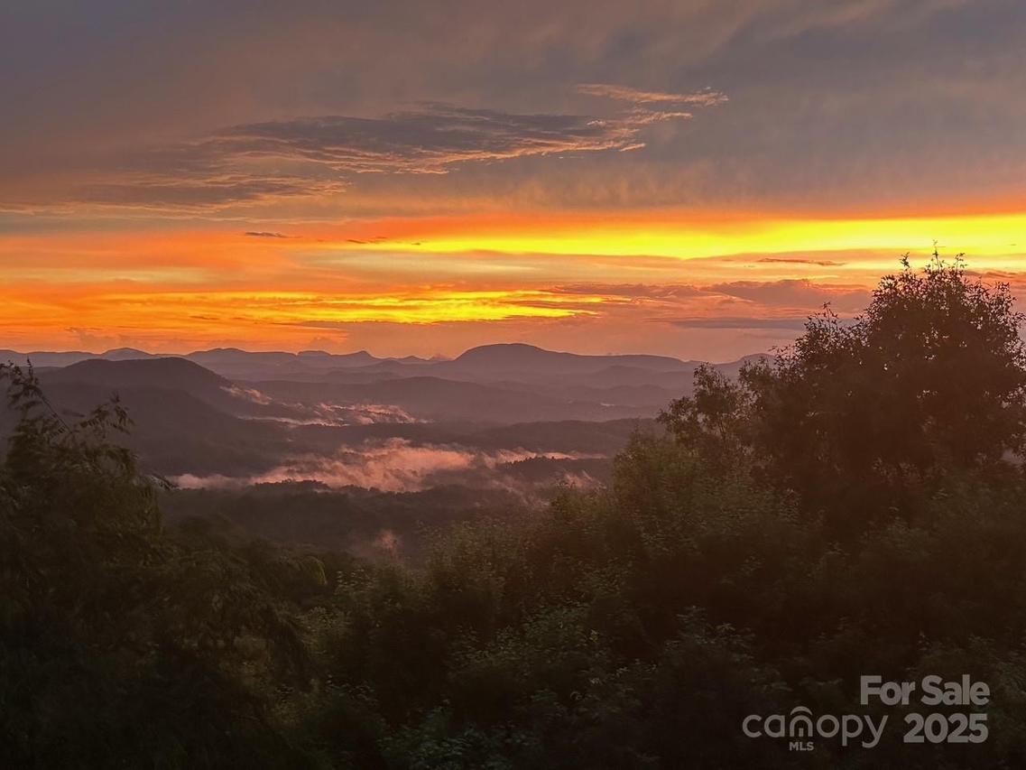 170 Oakanoah Ct., Brevard, NC 28712