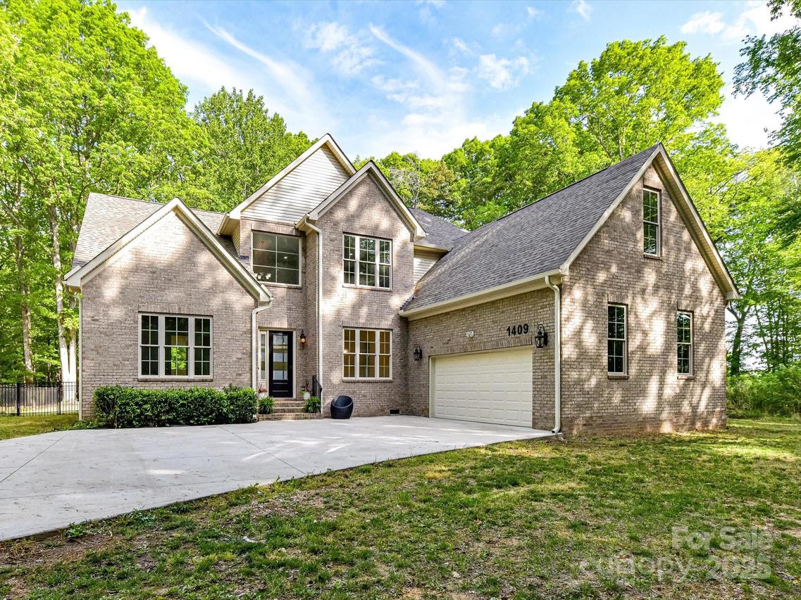 1409 Bloomsberry Ln., Waxhaw, NC 28173