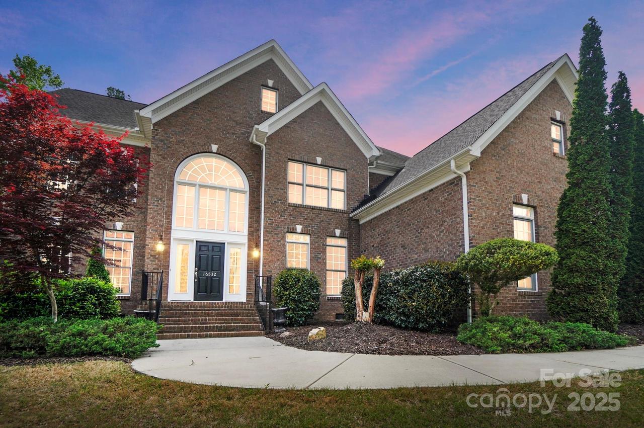 16532 Flintrock Falls Ln., Charlotte, NC 28278