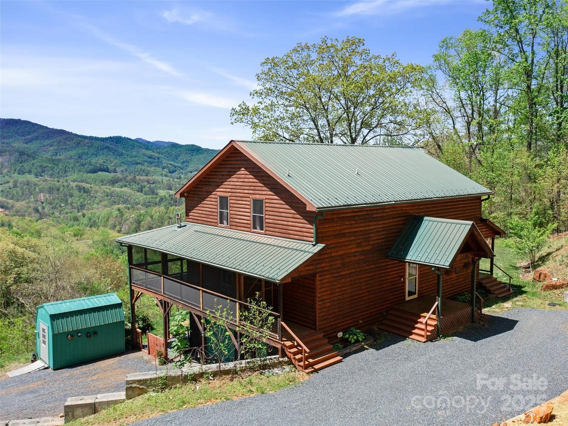 307 Laf A Lot Ln., Burnsville, NC 28714