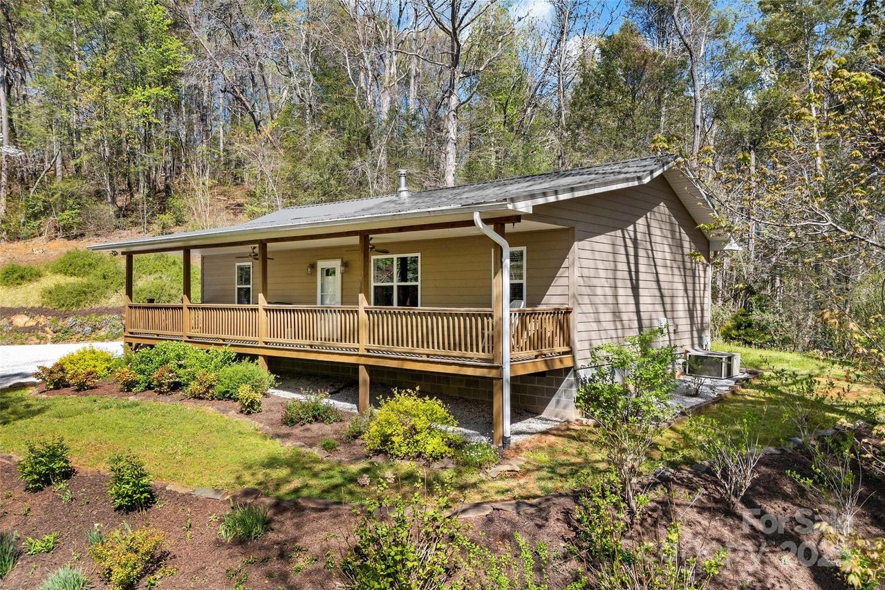 1396 Henry Mccall Rd., Marion, NC 28752