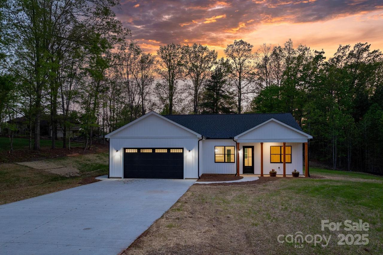 2045 Cordia Cir., Newton, NC 28658