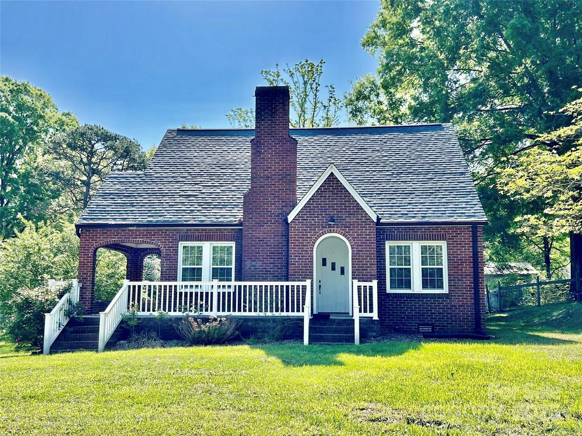 121 W 11th St., Oakboro, NC 28129
