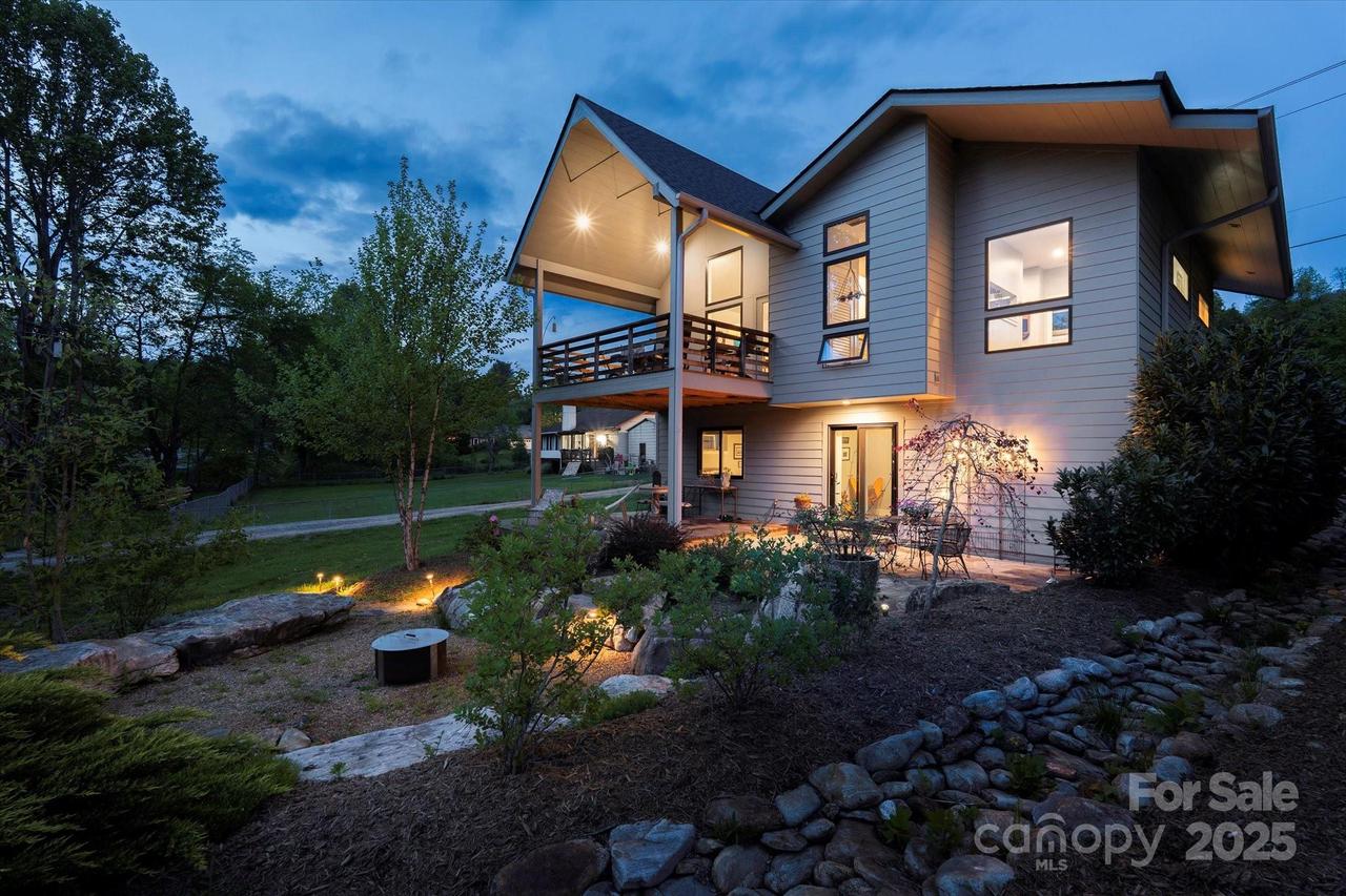 976 Riceville Rd., Asheville, NC 28805