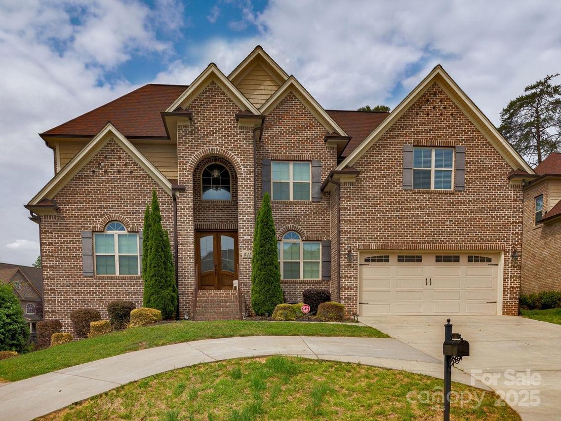 411 Friendship Place Ct., Lewisville, NC 27023