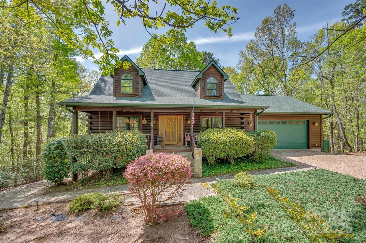 145 Flynn Ct., Lake Lure, NC 28746