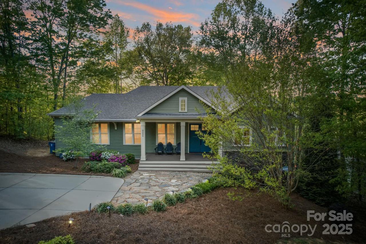 8086 Summit Ridge Dr., Catawba, NC 28609