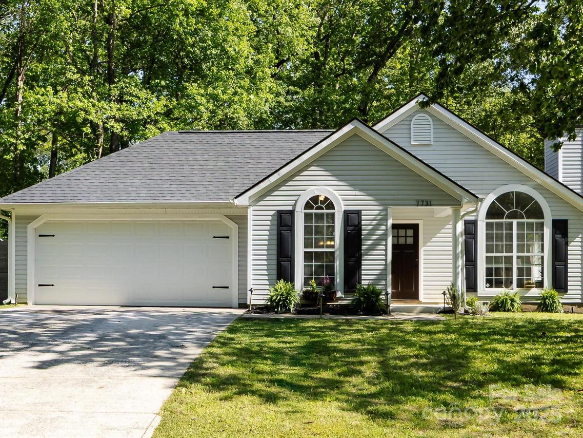 7731 Ivy Hollow Dr., Charlotte, NC 28227