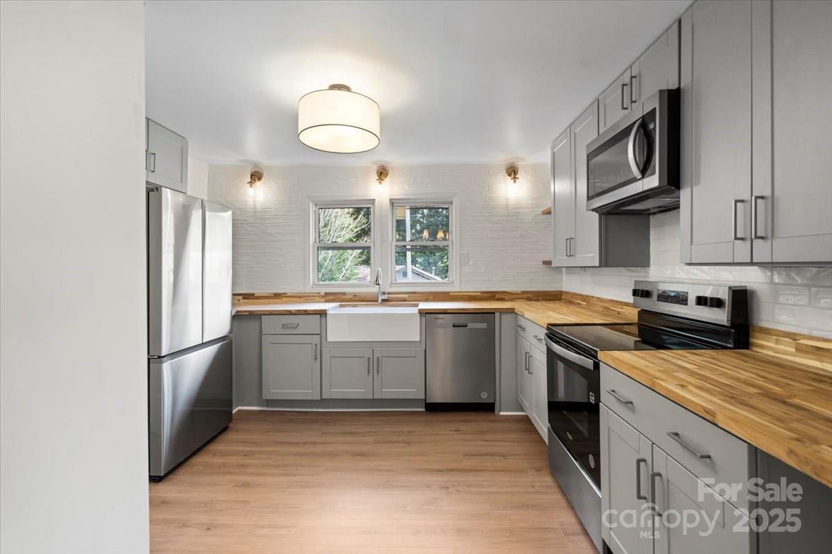 300 N Ervin Ave., Newton, NC 28658