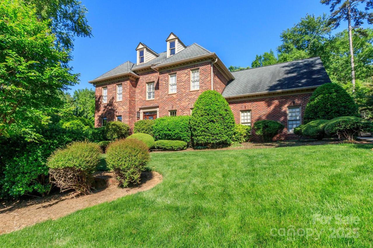 1233 Weymouth Ln., Charlotte, NC 28270