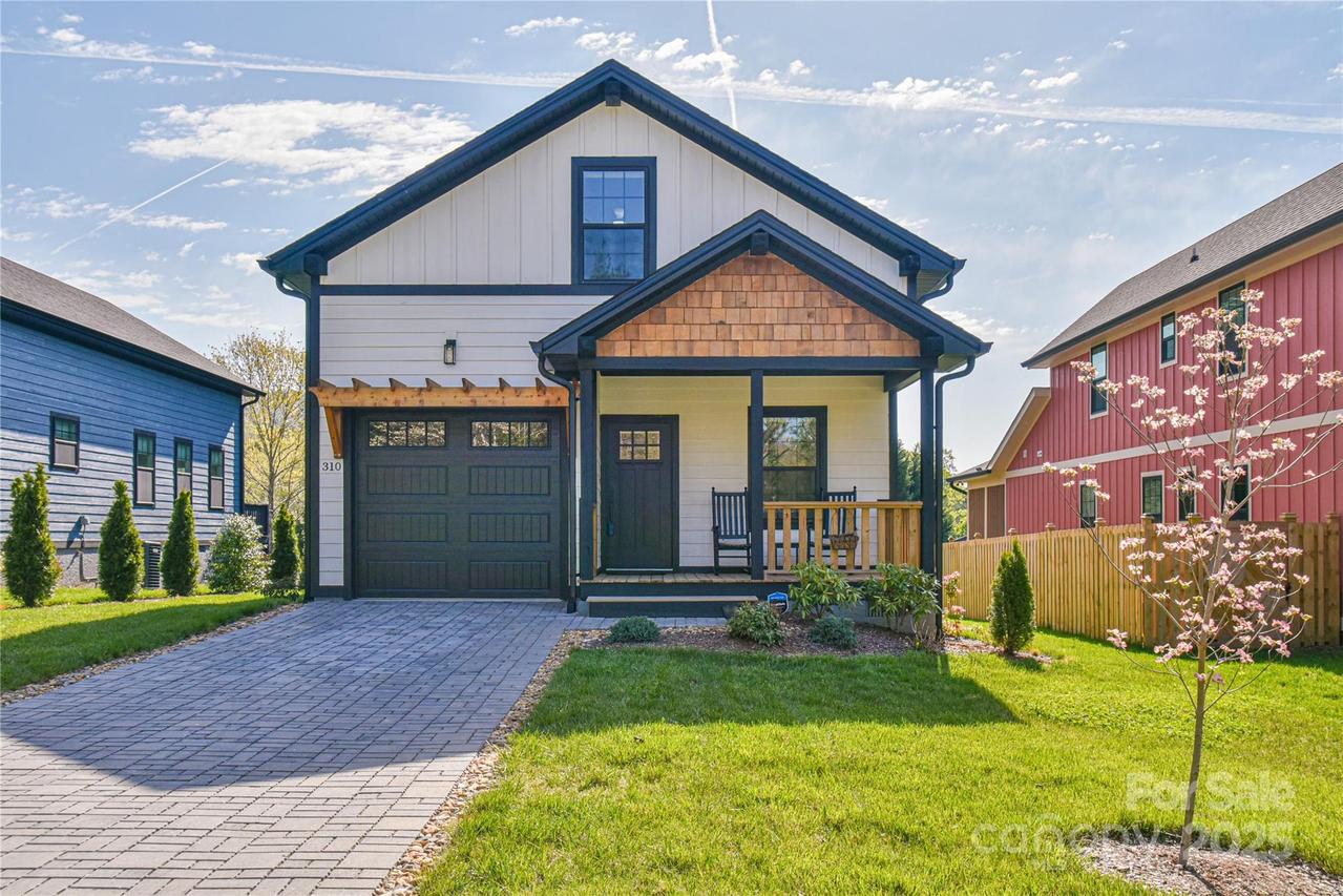 310 Portmanvilla Rd., Black Mountain, NC 28711