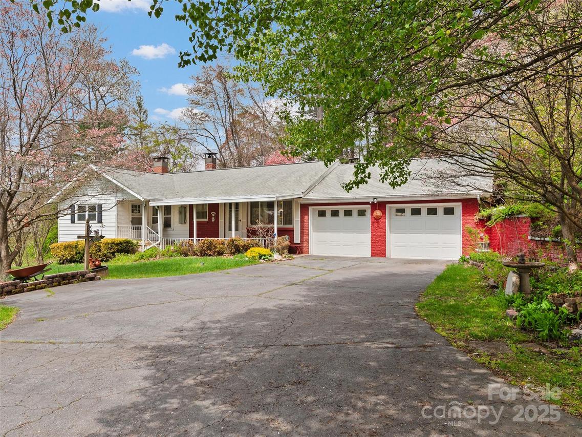 388 Ellen Ave., Canton, NC 28716