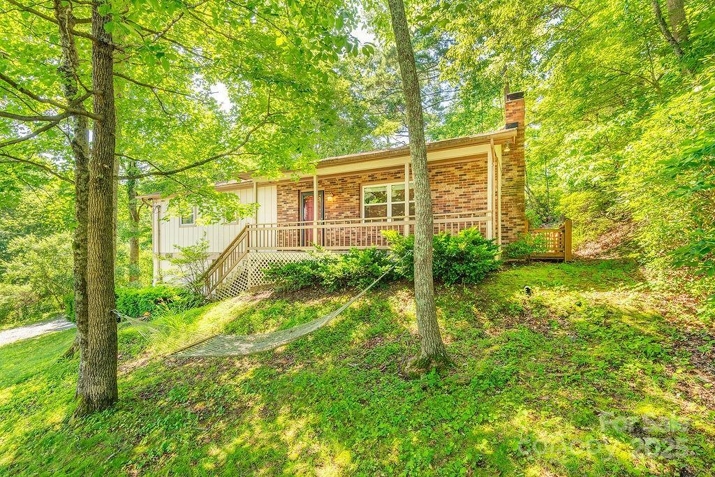 1 Spring Hill Dr., Hendersonville, NC 28792
