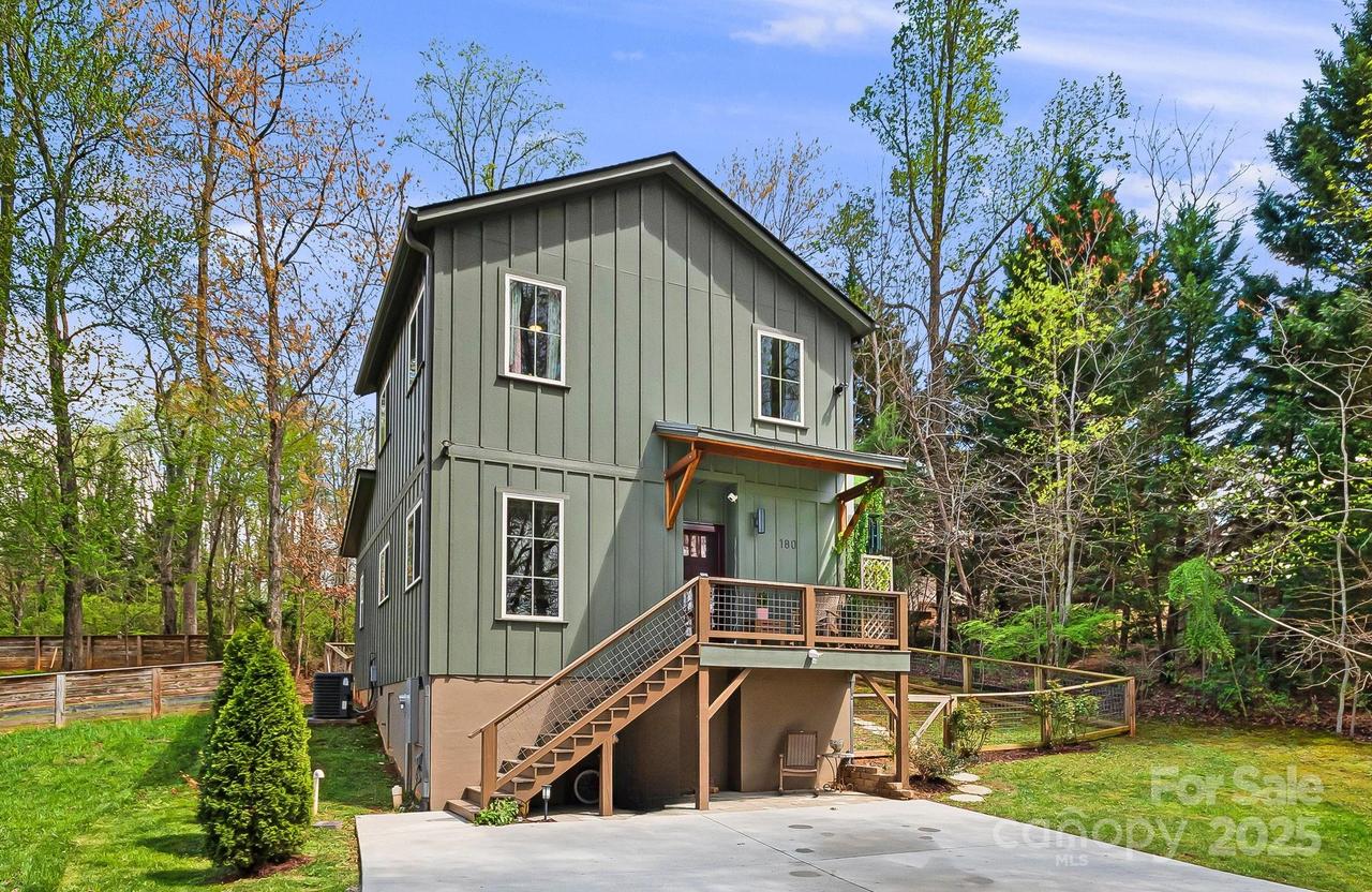 180 Moody Ave., Candler, NC 28715