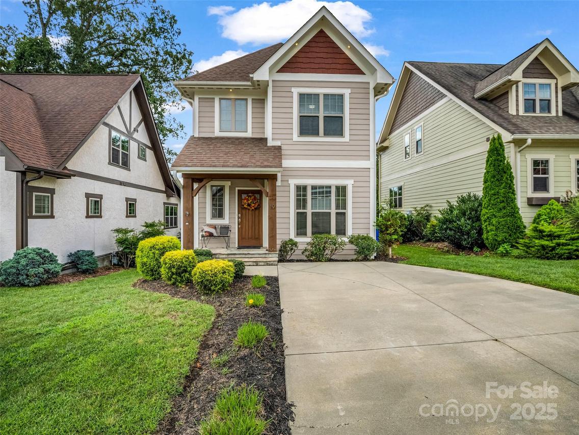 19 Tudor Way, Black Mountain, NC 28711
