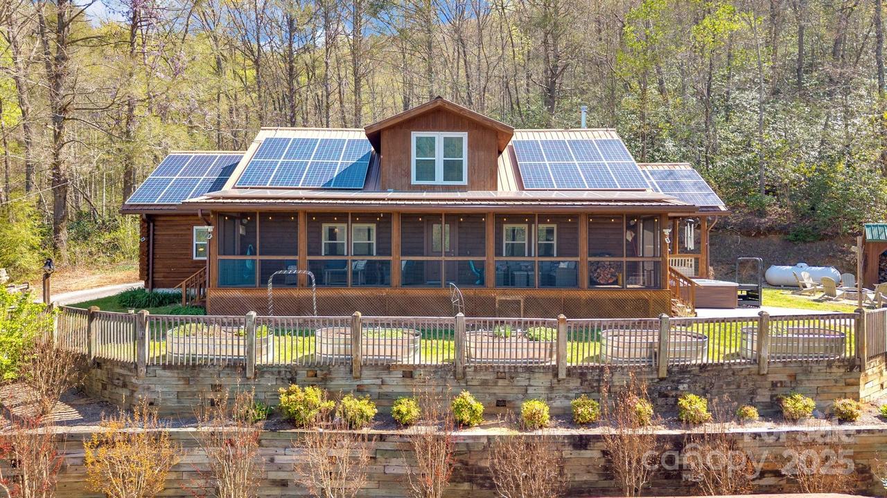 228 Marigold Ln., Hendersonville, NC 28792