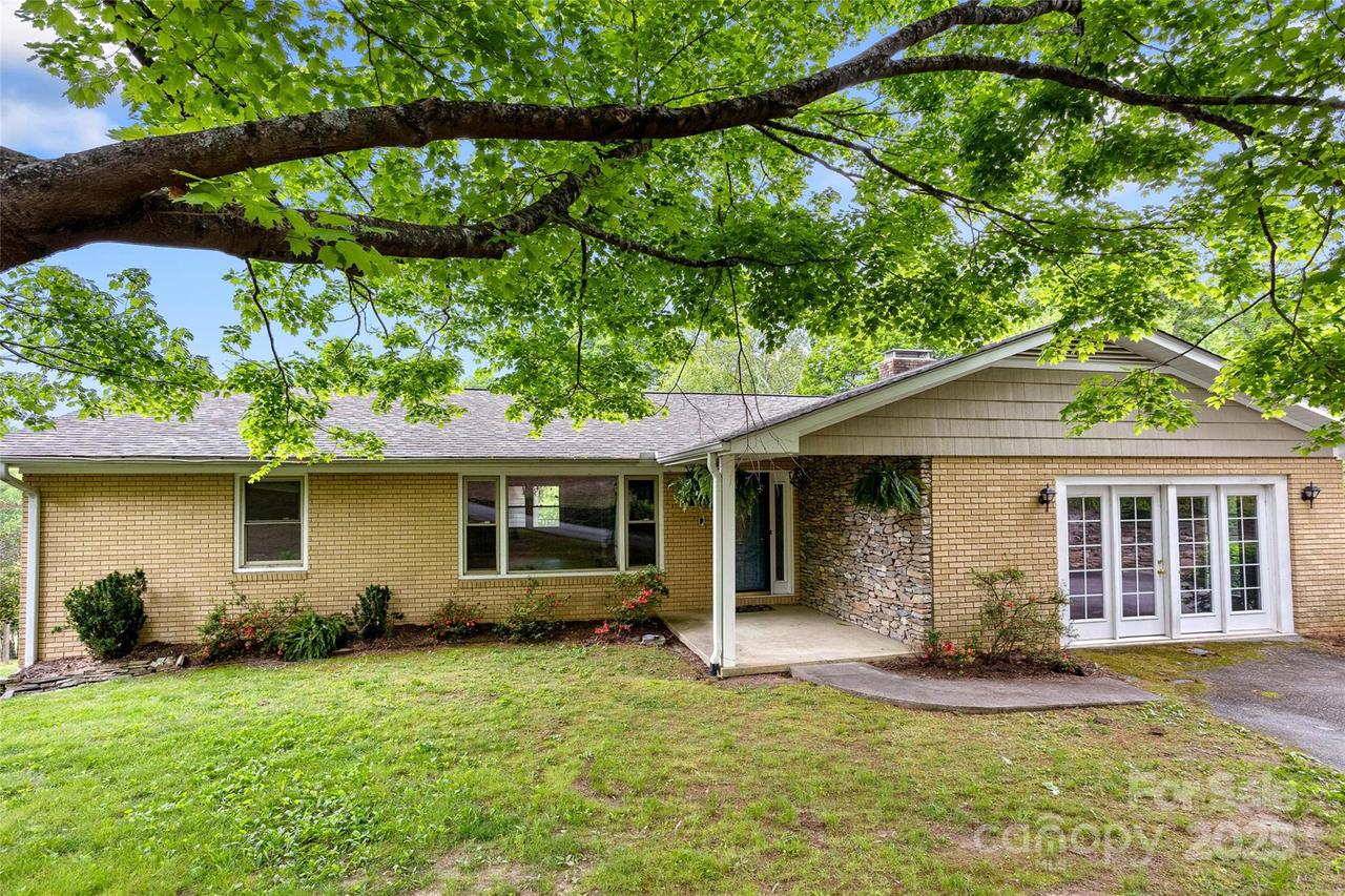 159 Amble Ln., Fletcher, NC 28732