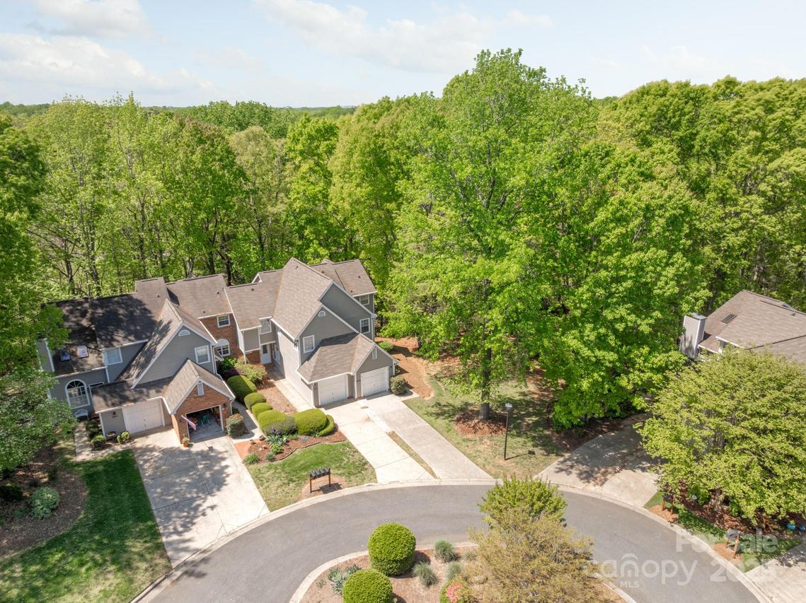 9012 Saint Thomas Ln., Charlotte, NC 28277
