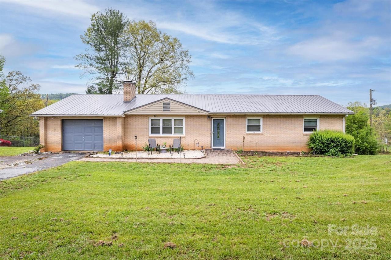 4636 Oak Hill School Rd., Lenoir, NC 28645