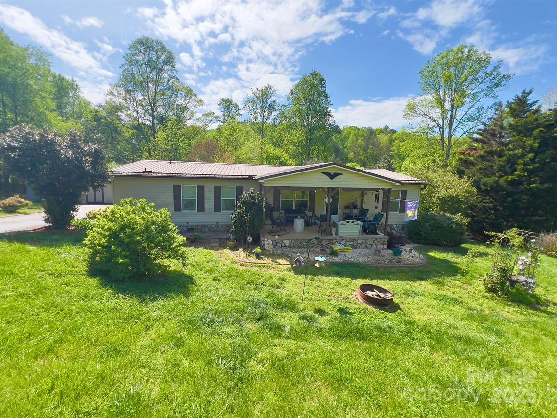 1384 Bradford Mountain Rd., Lenoir, NC 28645