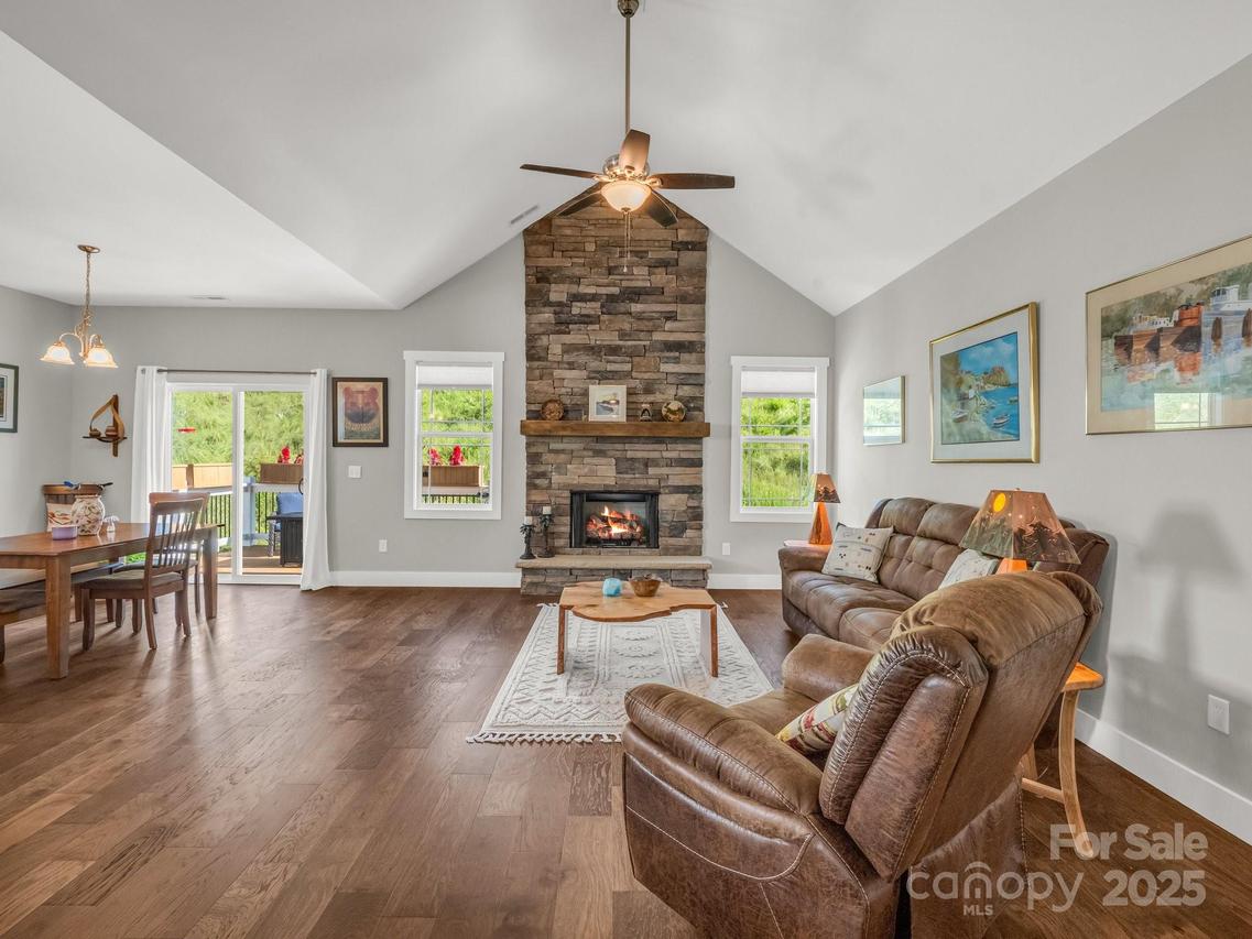 231 Leyland Cir., Hendersonville, NC 28792