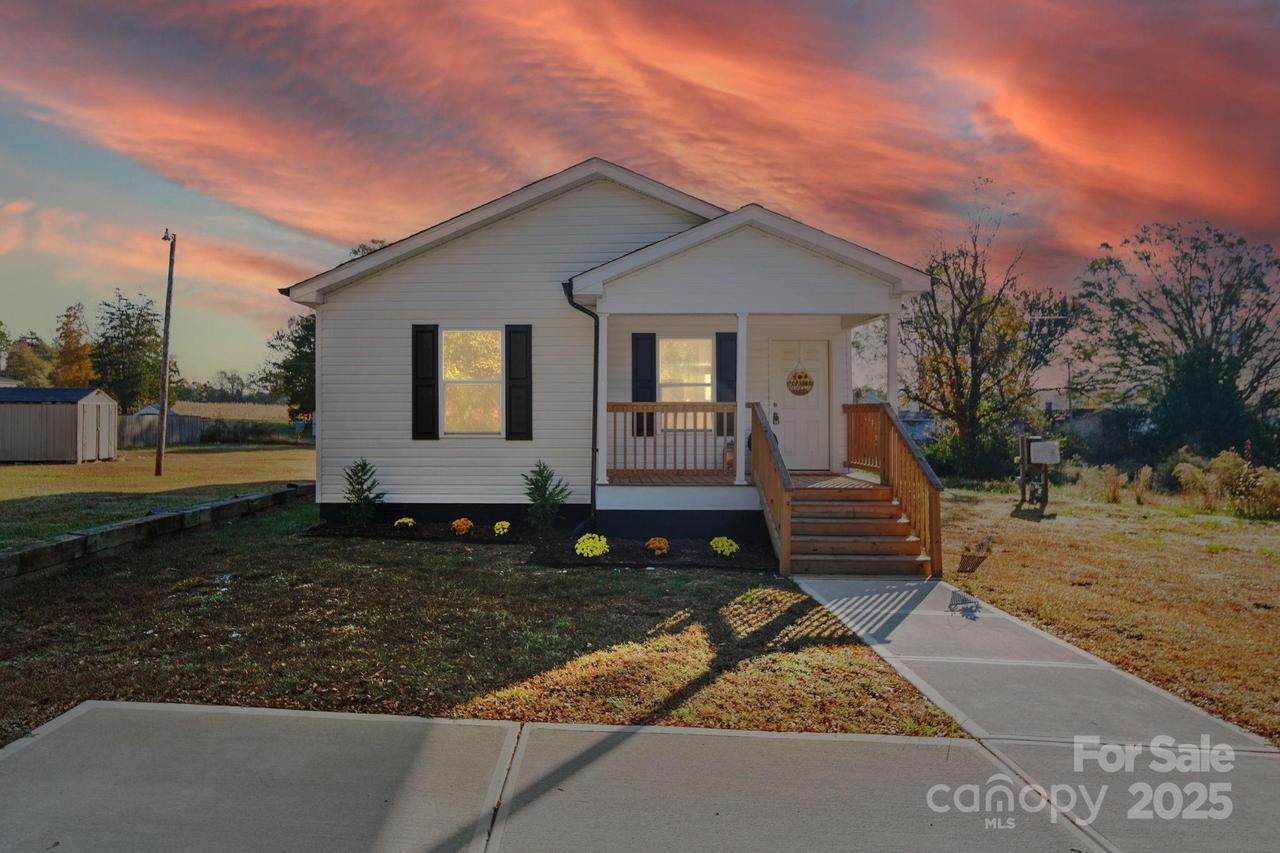 159 Hallman St., Cherryville, NC 28021