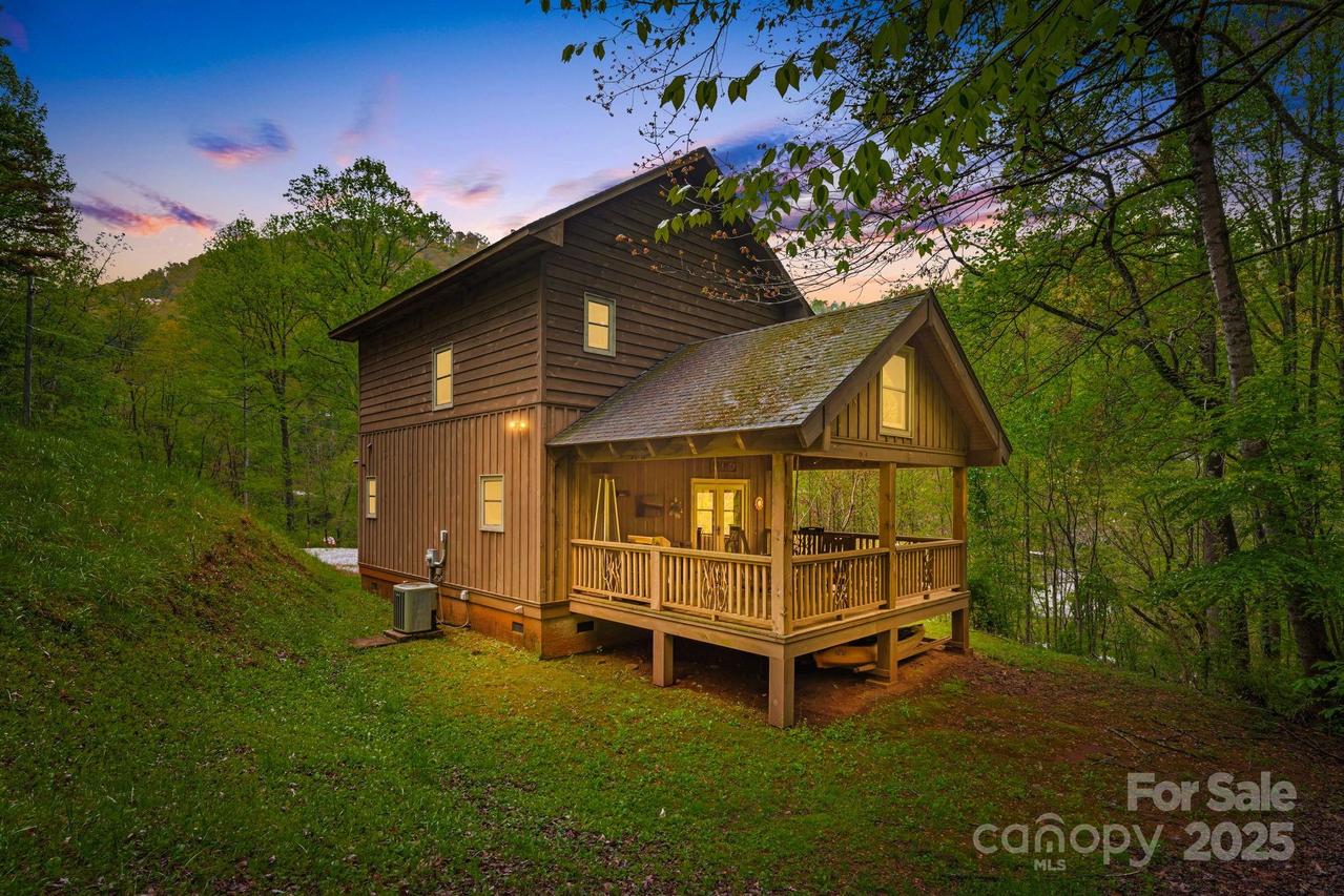 79 Slumber Ln., Sylva, NC 28779