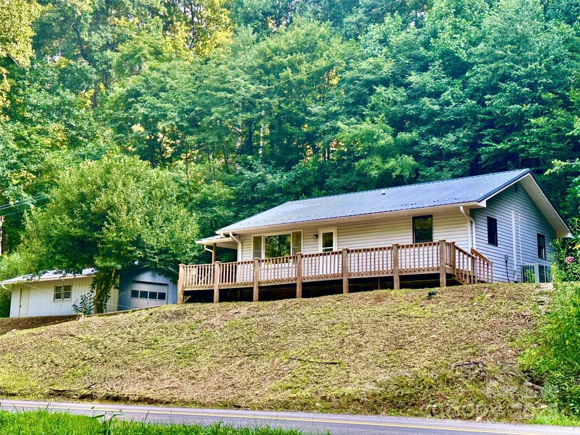 5381 State Hwy 197 S Hwy. #3, Burnsville, NC 28714