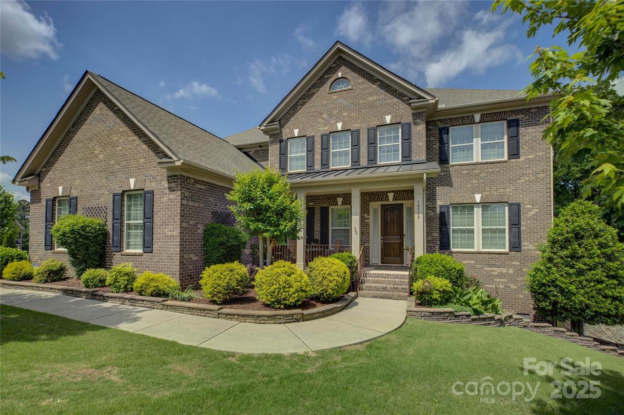 16519 Flintrock Falls Ln., Charlotte, NC 28278