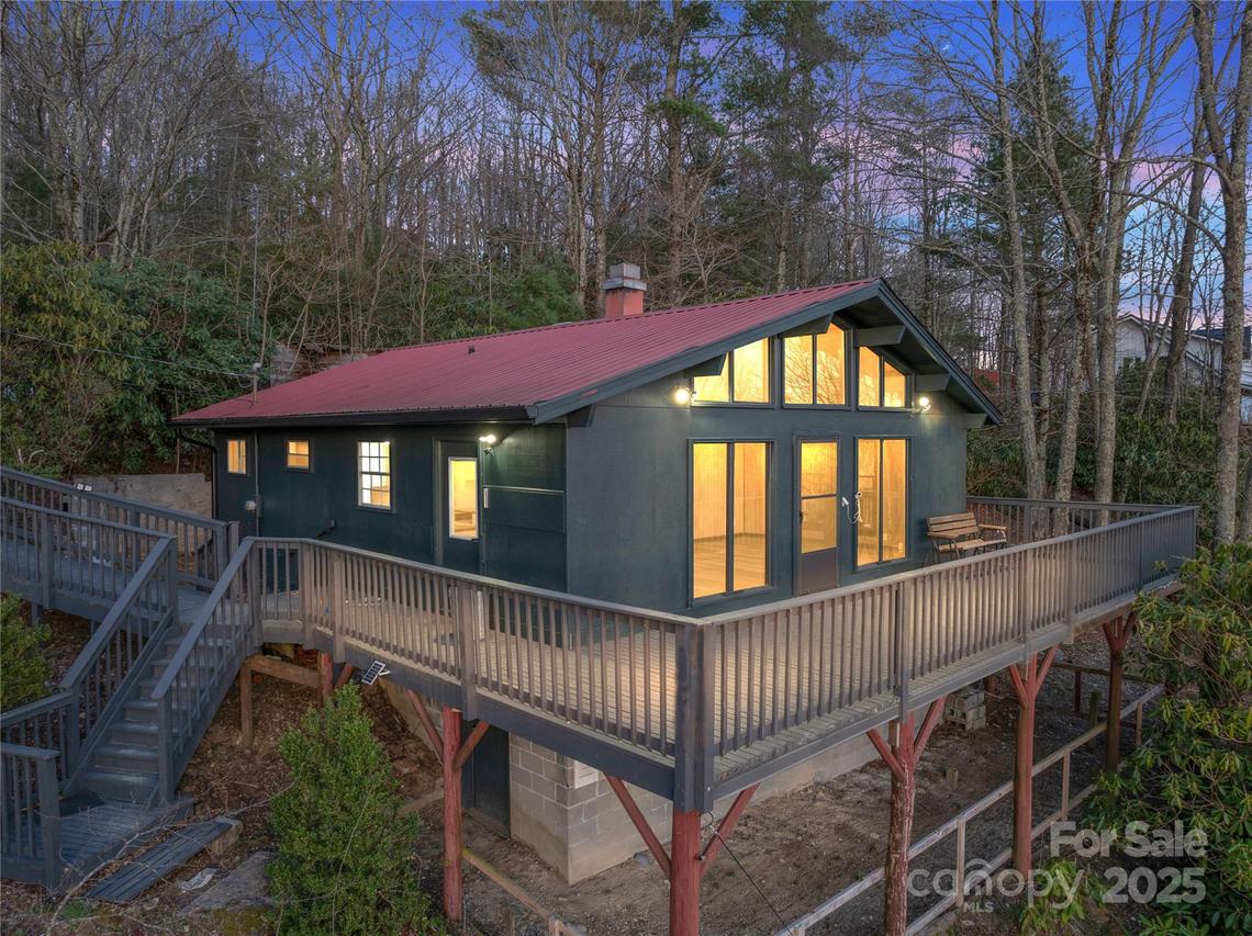 353 Rhoneys View Rd., Newland, NC 28657