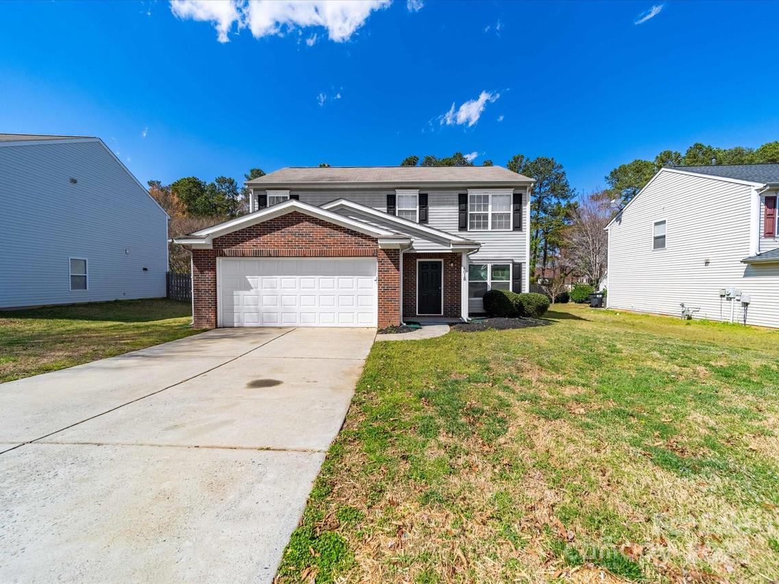 4018 Larkhaven Village Dr., Charlotte, NC 28215