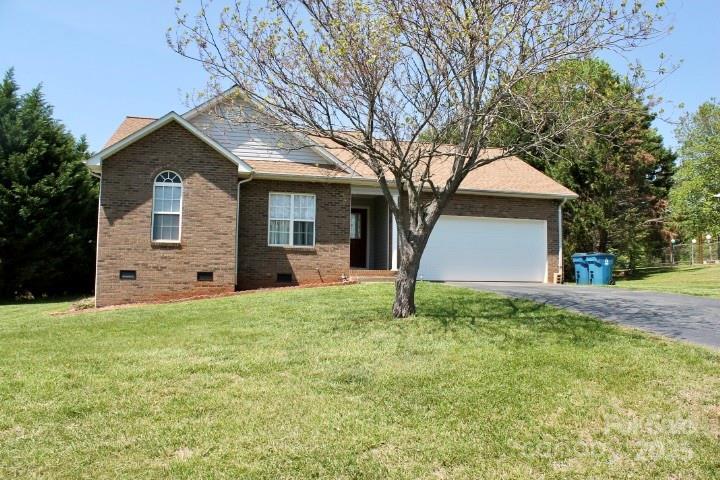 5065 Gateway Dr., Claremont, NC 28610