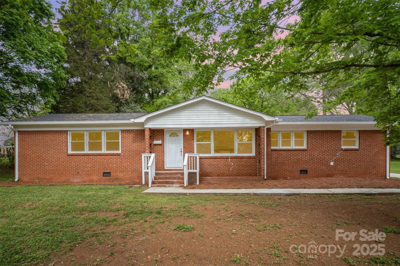 4921 Churchill Dr., Charlotte, NC 28269