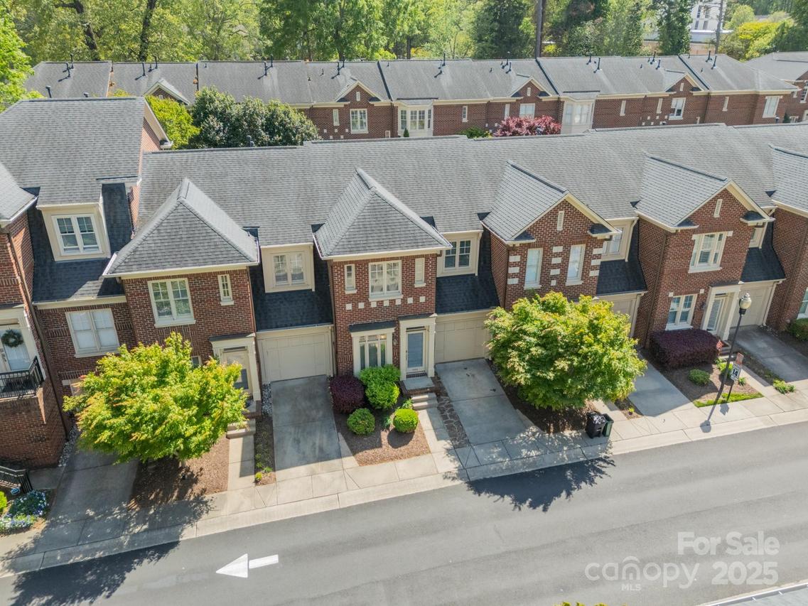 984 Park Slope Dr., Charlotte, NC 28209