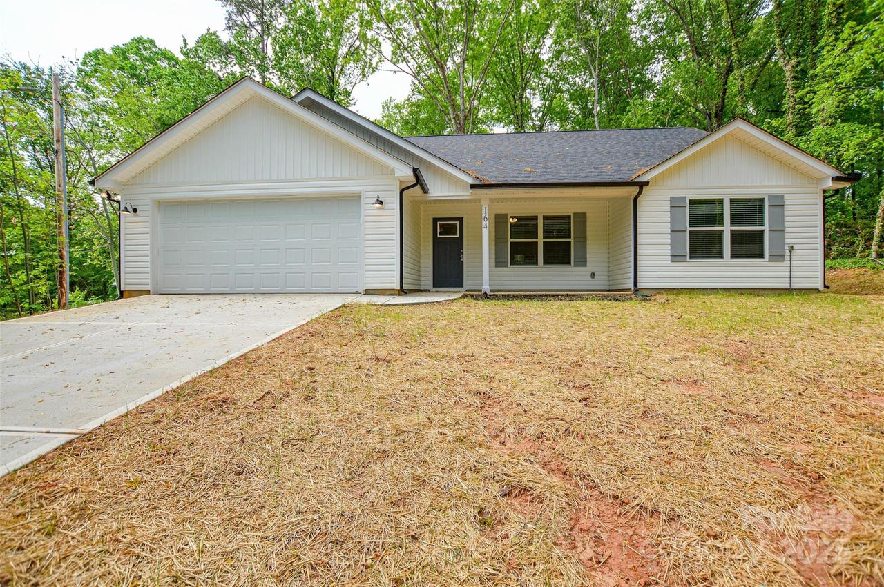 164 Hillndale Ln., Statesville, NC 28677