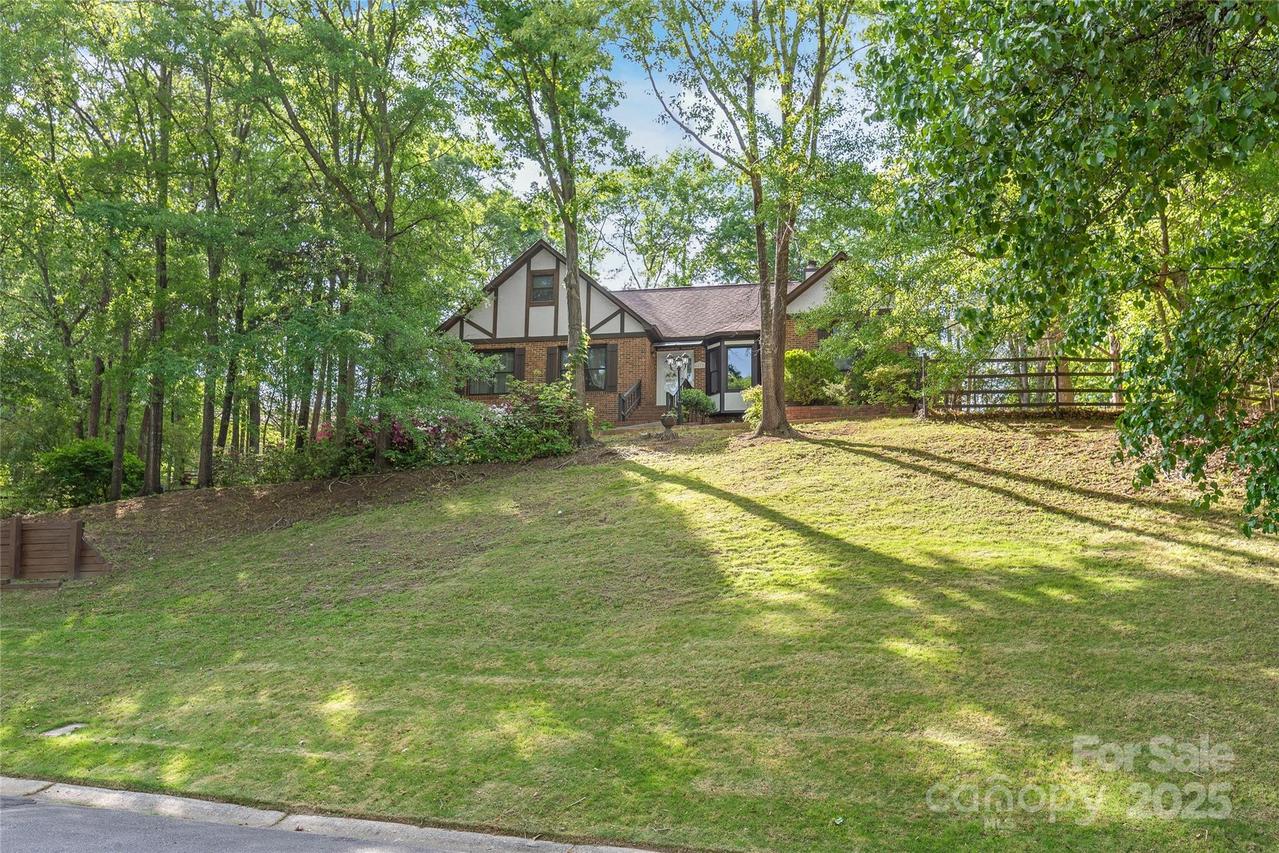 6617 Wannamaker Ln., Charlotte, NC 28226