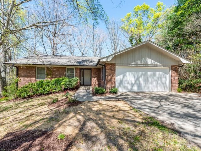207 Trappers Tr., Hendersonville, NC 28739