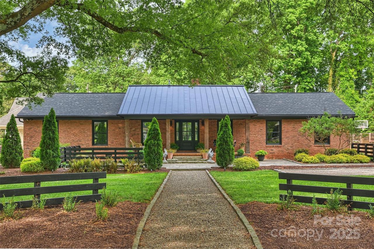742 Lansdowne Rd., Charlotte, NC 28270