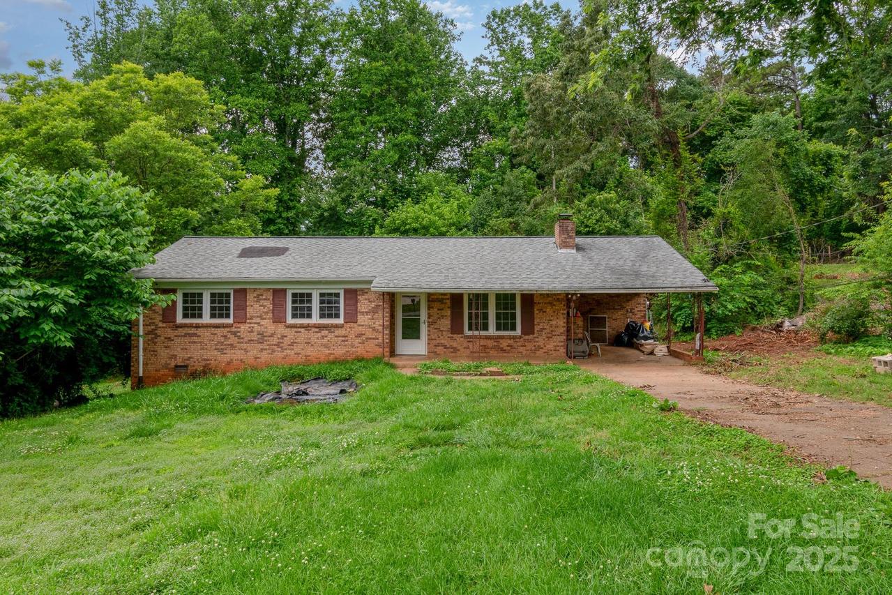 302 Kimberlee Dr., Shelby, NC 28152