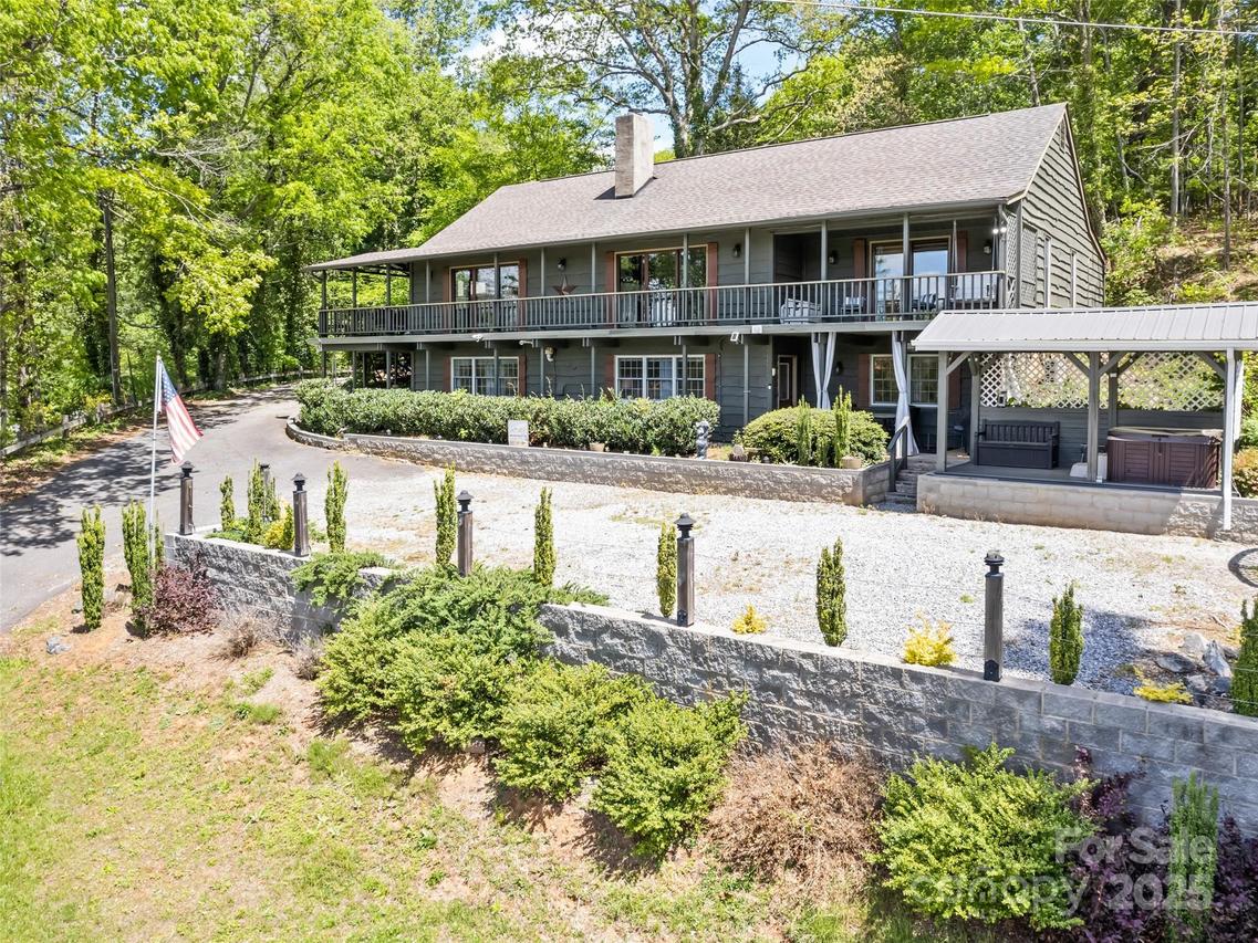 62 Cosmic Ln., Waynesville, NC 28786