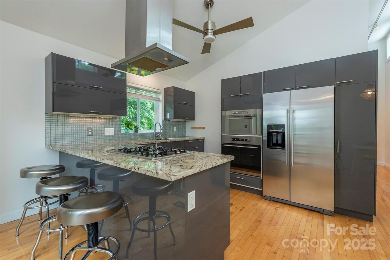 17 Digges Rd., Asheville, NC 28805