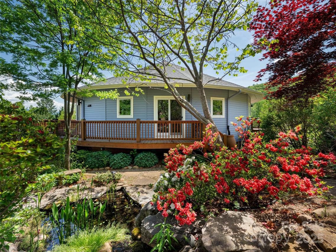 15 Sassy Ln., Asheville, NC 28805