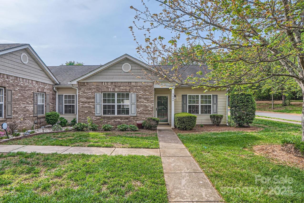 5604 Bradford Lake Ln., Charlotte, NC 28269