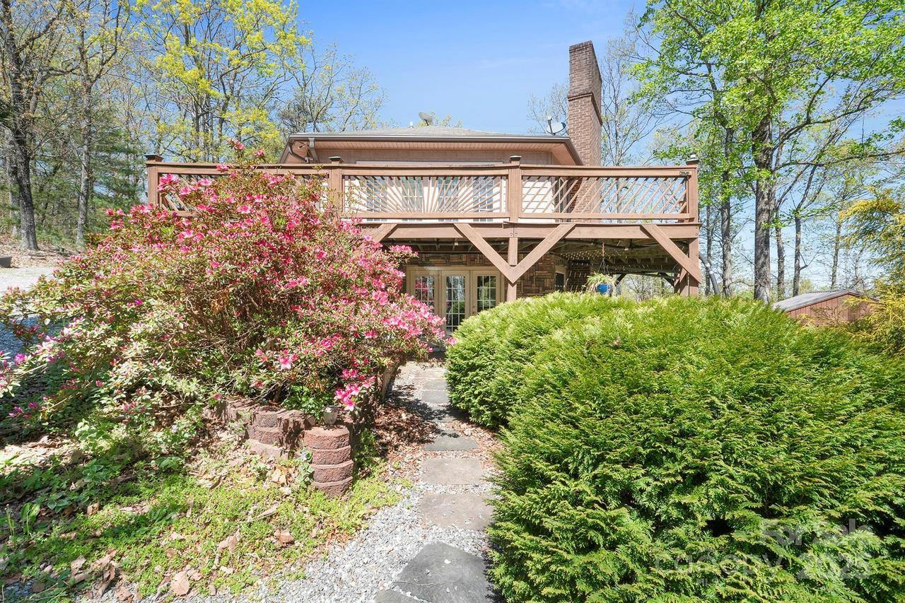 3190 Holly Rd., Connelly Springs, NC 28612
