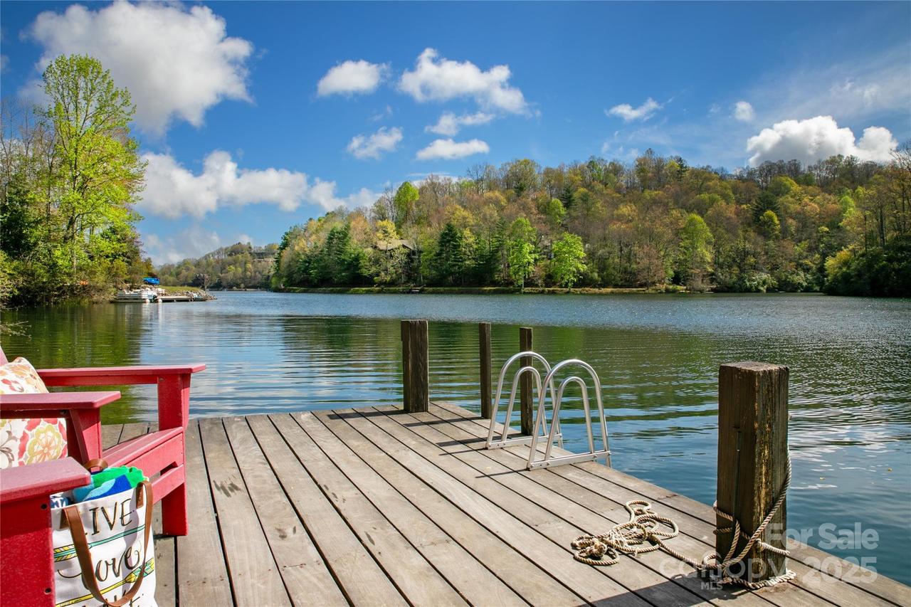 228 Echota Ln., Brevard, NC 28712