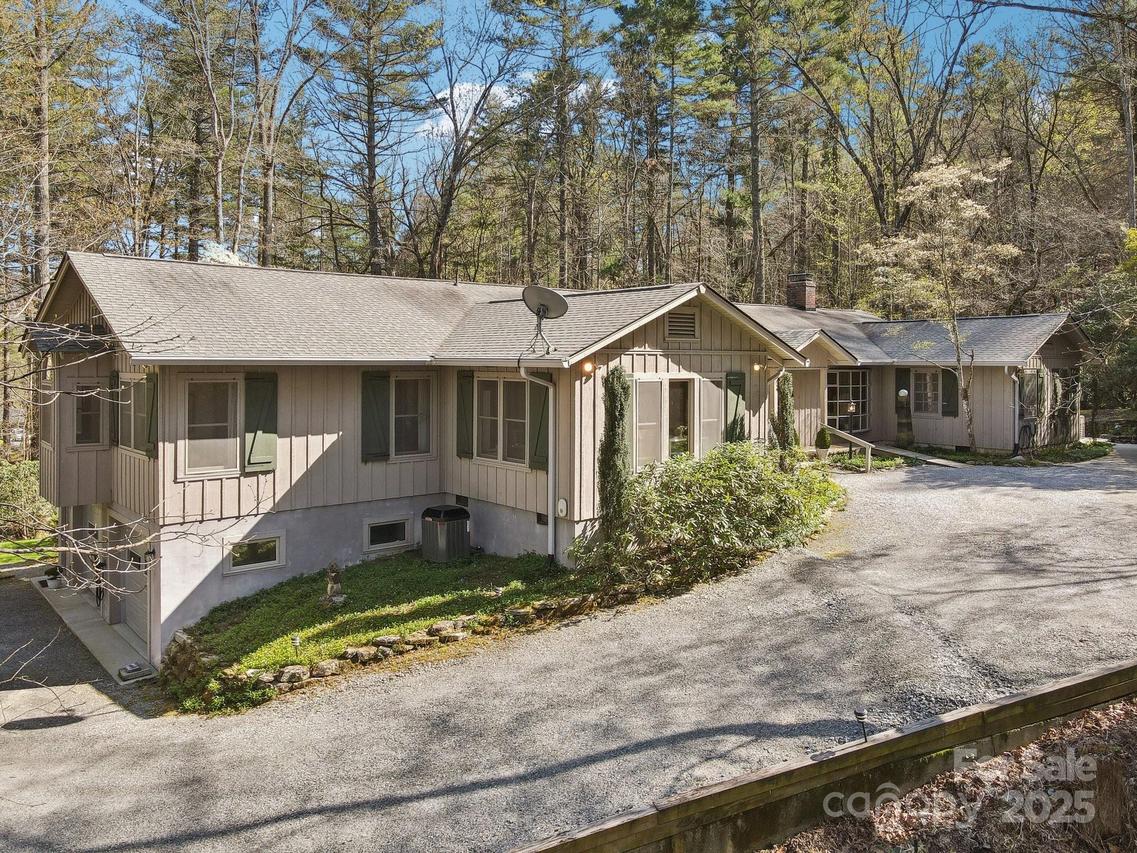 798 Evans Rd., Hendersonville, NC 28739
