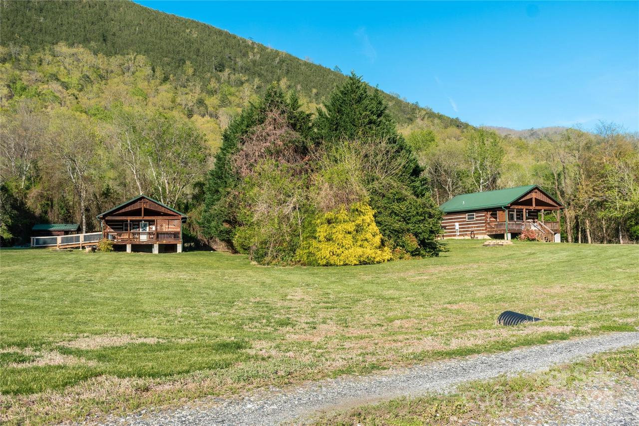 34 & 76 Lodge Cabin Ln., Hot Springs, NC 28743