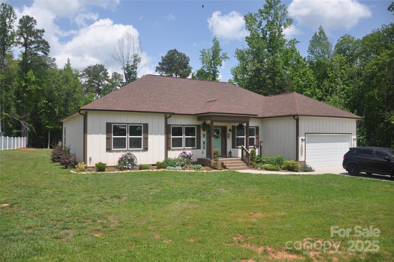 5817 Wingate Hill Rd., Denver, NC 28037
